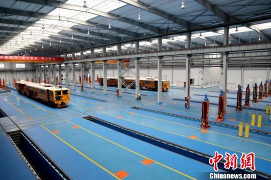 圖為檢修車間?！堖h(yuǎn) 攝